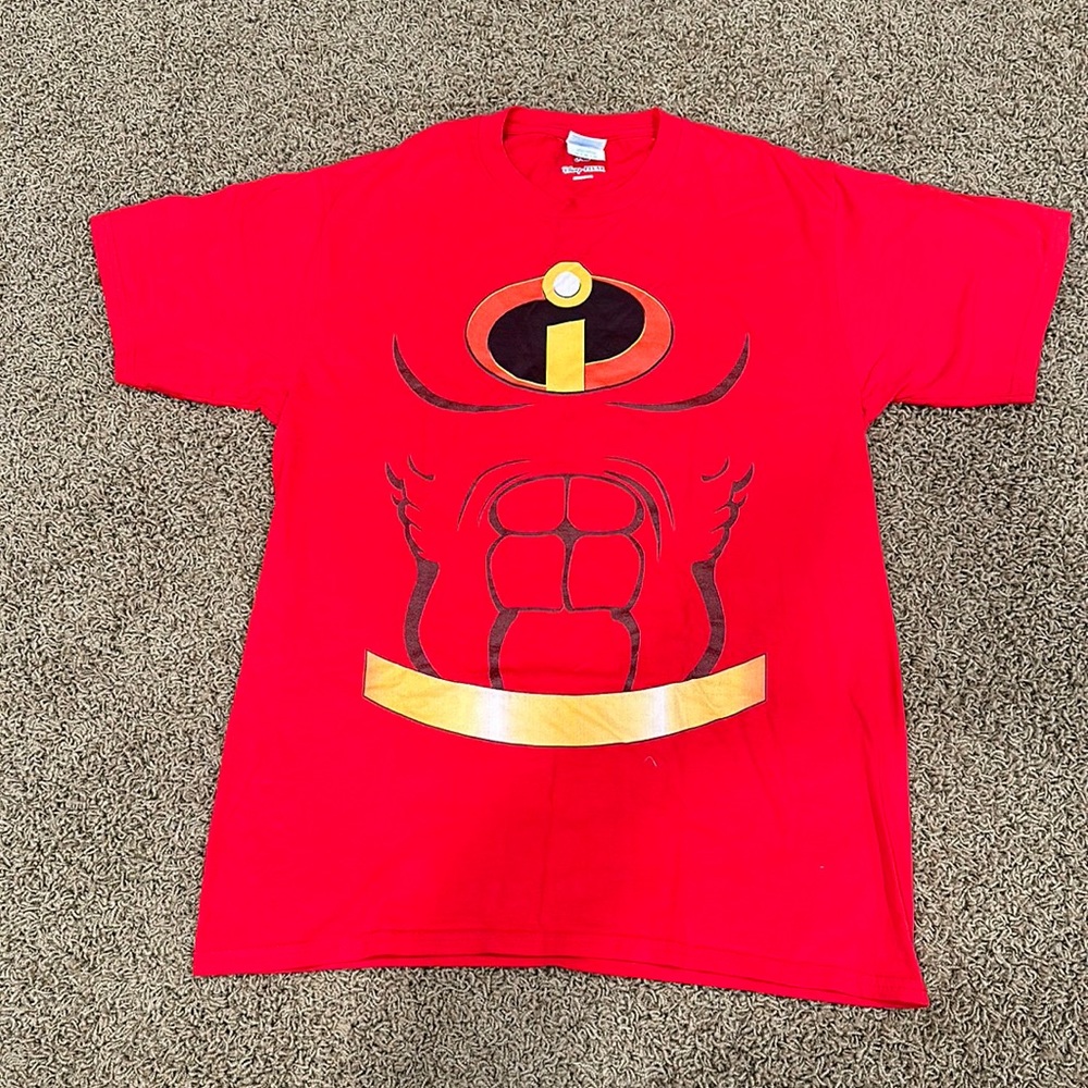 Disney Incredibles Medium t-shirt